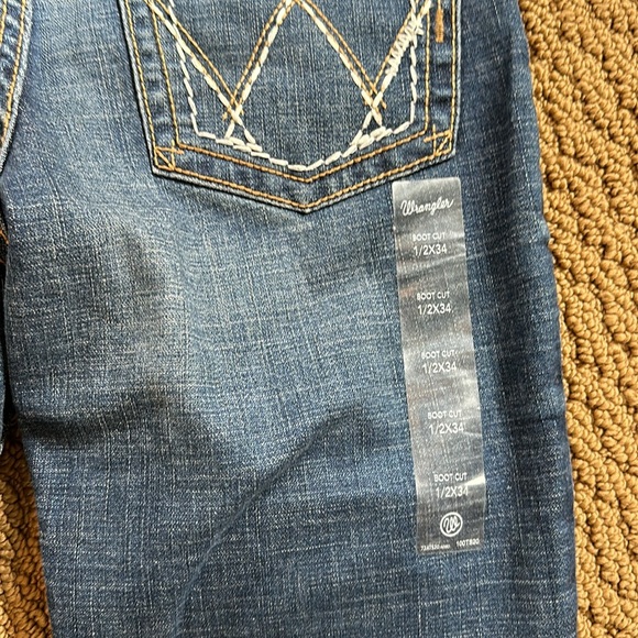 Nwt. Wrangler boot cut jeans - Picture 6 of 7